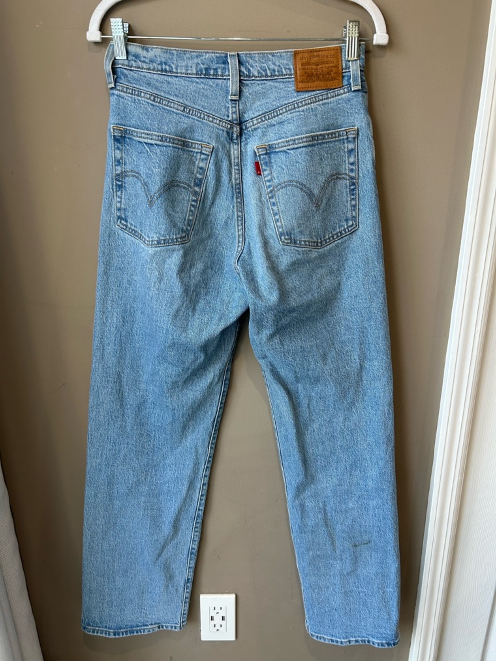 Levi’s Ribcage Straight - Picture 3 of 3